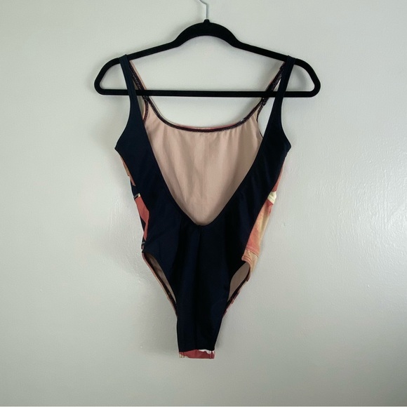 🔥 Rosa Cha Cheeky low back swimsuit - Picture 3 of 4